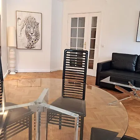 Aux Portes De Paris Et 5 Minutes Du Metro Apartment *